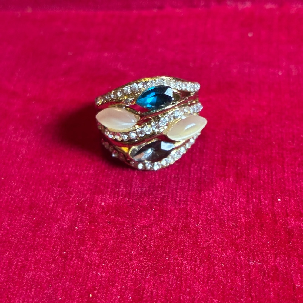 Enchanting Multi-Stone Gold-Tone Cocktail Ring size 7